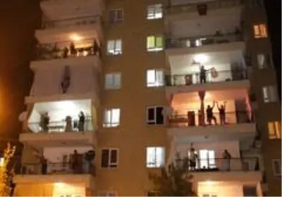 Antalya sokaklarında Temsili Bandırma Vapuru