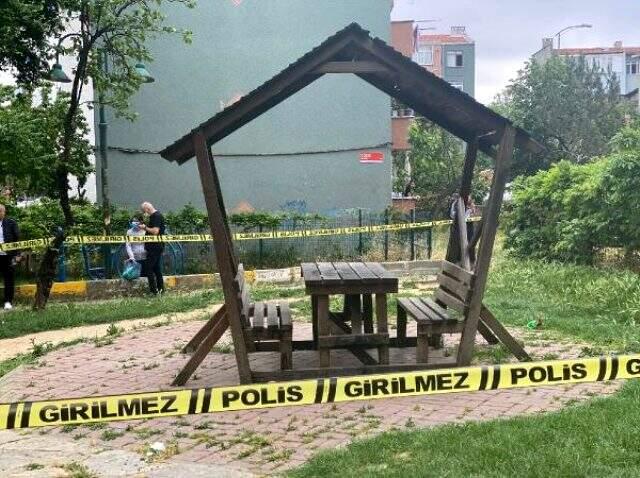 Ataşehir'de parkta baba oğlunu öldürdü, bankta oturup polislerin gelmesini bekledi