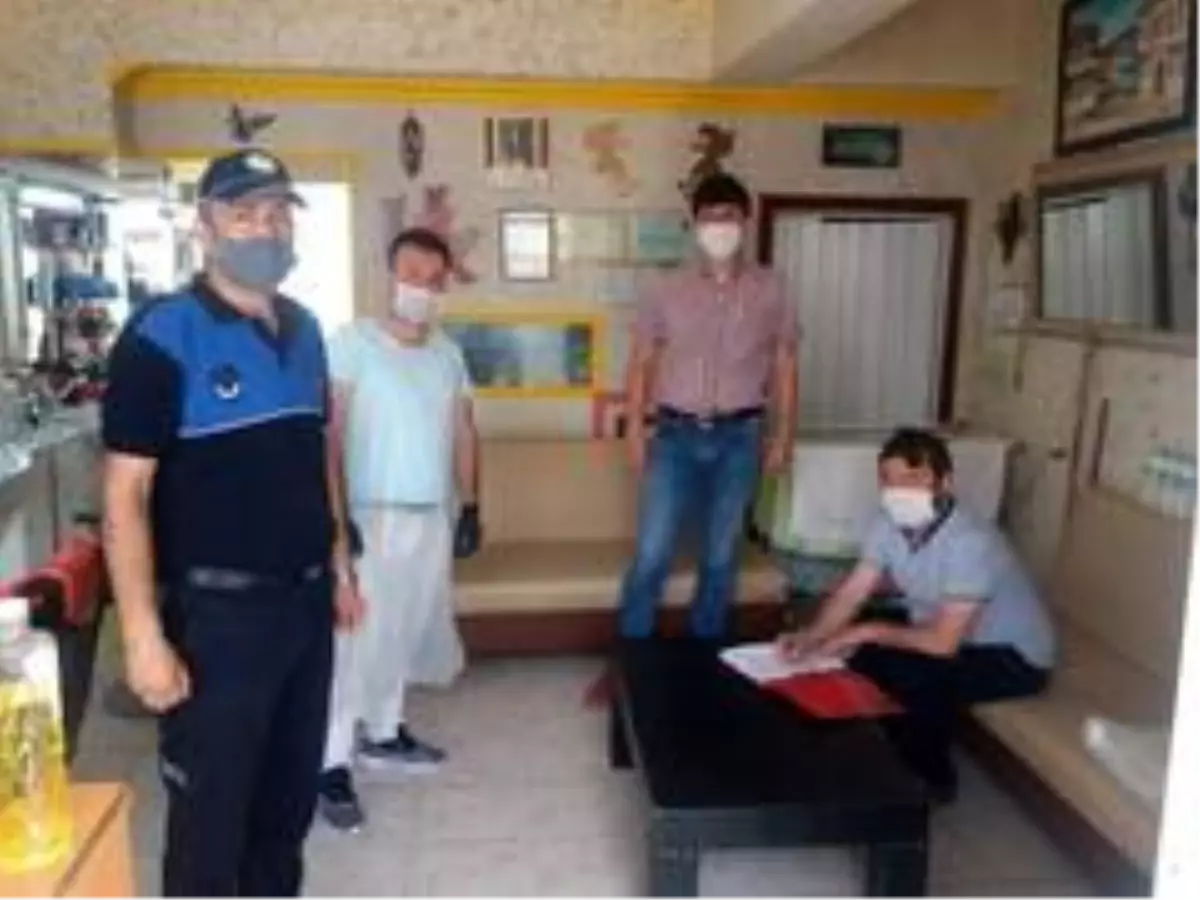 Berberler, kuaförler ve güzellik salonları denetledi