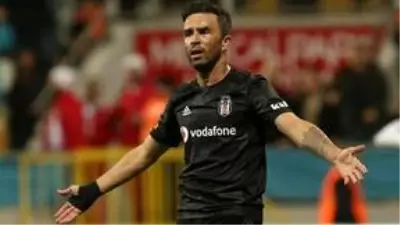 Beşiktaş'ın henüz sözleşme teklif etmediği Gökhan Gönül'den serzeniş: F.Bahçe'deki dönemi yaşıyorum Beşiktaş'ın henüz sözleşme teklif etmediği Gökhan Gönül'den serzeniş: F.Bahçe'deki dönemi yaşıyorum