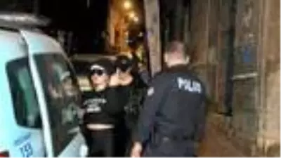 Eğlence kanlı bitti! Yaraladıkları şahsı da alıp kaçtılar Eğlence kanlı bitti! Yaraladıkları şahsı da alıp kaçtılar