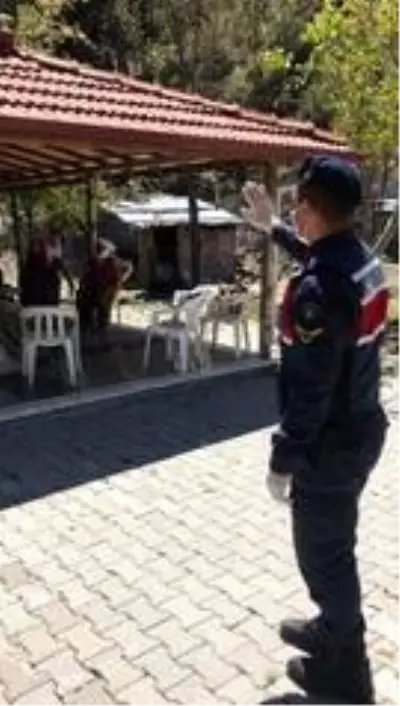 Burdur'da jandarmadan Covid-19 denetimi Burdur'da jandarmadan Covid-19 denetimi