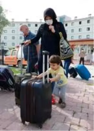 Burdur'da karantinaya alınan 146 kişi evlerine gönderildi Burdur'da karantinaya alınan 146 kişi evlerine gönderildi