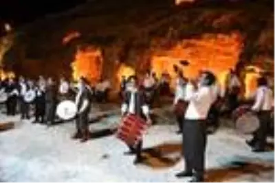 Büyükşehir Belediyesi'nden 120 davulcuya bayram bahşişi Büyükşehir Belediyesi'nden 120 davulcuya bayram bahşişi