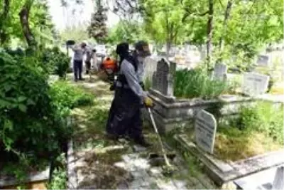Büyükşehir ekipleri Ramazan Bayramı'nda da görev başında Büyükşehir ekipleri Ramazan Bayramı'nda da görev başında