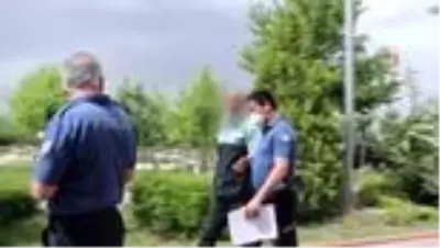 Cam bardak parçalarıyla rehin alınan vatandaşı polis kurtardı Cam bardak parçalarıyla rehin alınan vatandaşı polis kurtardı