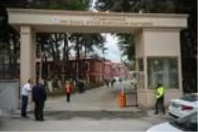 Cumhurbaşkanı Erdoğan makam aracında maske taktı