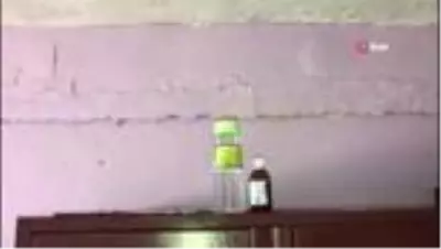 Depremde evi hasar gören aile yardım bekliyor Depremde evi hasar gören aile yardım bekliyor