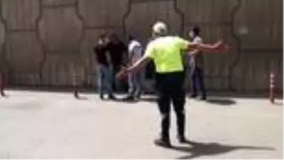 ’Dur’ ihtarına uymayan ehliyetsiz sürücü polis ekiplerince yakalandı