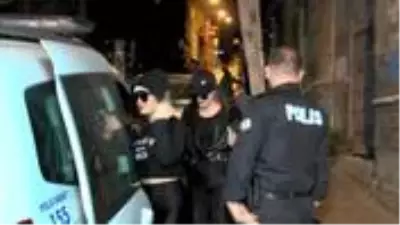 Eğlence kanlı bitti! Yaraladıkları şahsı da alıp kaçtılar Eğlence kanlı bitti! Yaraladıkları şahsı da alıp kaçtılar