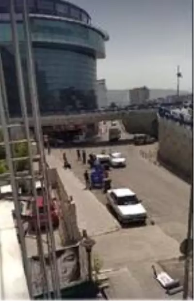 Ehliyetsiz sürücü yakalanınca polise bıçakla saldırdı
