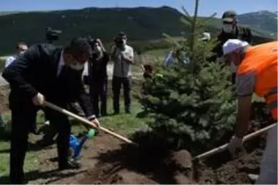 Erzurum'da sağlık çalışanları hatıra ormanı oluşturuldu