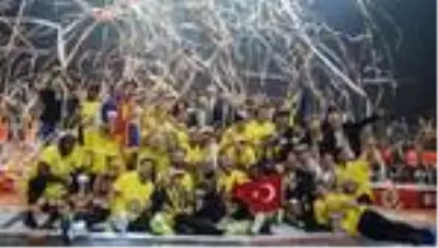 Fenerbahçe'den kupa paylaşımı! Galatasaray... Fenerbahçe'den kupa paylaşımı! Galatasaray...