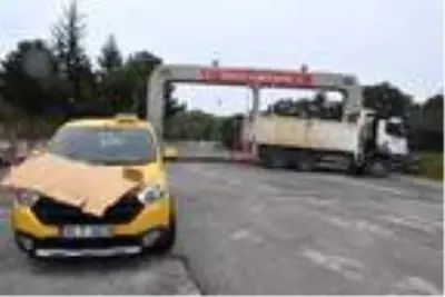 Giriş ve çıkışlara açılan Dereköy Sınır Kapısı'nda düzenleme Giriş ve çıkışlara açılan Dereköy Sınır Kapısı'nda düzenleme