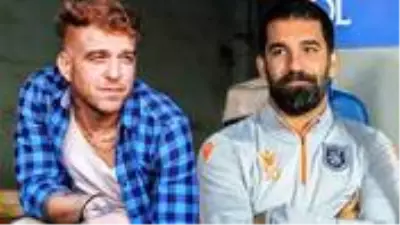 Gökhan Özoğuz, 19 Mayıs ile 23 Nisan'ı karıştıran Arda Turan'ı tiye aldı Gökhan Özoğuz, 19 Mayıs ile 23 Nisan'ı karıştıran Arda Turan'ı tiye aldı
