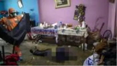 Hastanenin ilgilenmediği korona hastası, tuz ruhu içip kendini astı Hastanenin ilgilenmediği korona hastası, tuz ruhu içip kendini astı