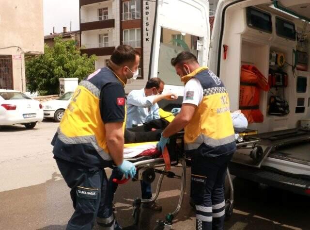 Hurdaya dönen araçtan 3 yaralı çıktı, bagajdaki buzağı olup bitenleri izledi Hurdaya dönen araçtan 3 yaralı çıktı, bagajdaki buzağı olup bitenleri izledi
