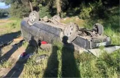Hurdaya dönen otomobilin sürücüsü araçtan kendi imkanı ile çıktı Hurdaya dönen otomobilin sürücüsü araçtan kendi imkanı ile çıktı