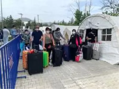 Isparta'da karantinadaki 147 Türk vatandaşı 'evde izolasyon' için memleketlerine gönderildi