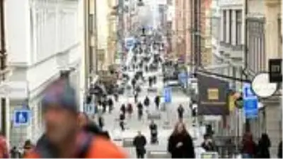 İsveç’in koronavirüs salgınında uyguladığı sürü bağışıklığı tutmadı
