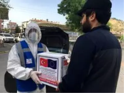Korona virüs ile mücadele kapsamında hijyen kiti dağıtımı Korona virüs ile mücadele kapsamında hijyen kiti dağıtımı