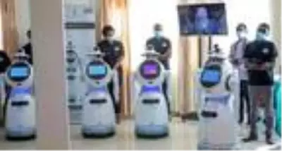 Ruanda'da koronavirüse karşı robotlar da kullanılacak Ruanda'da koronavirüse karşı robotlar da kullanılacak