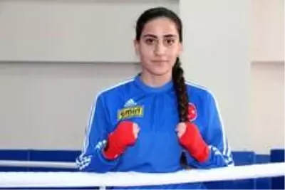 Milli sporculara izin çıktı, şampiyon Gizem ringe döndü Milli sporculara izin çıktı, şampiyon Gizem ringe döndü