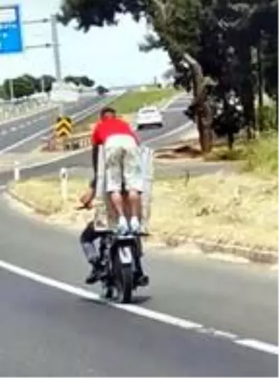Motosiklete varil yükleyip otoyola çıktılar Motosiklete varil yükleyip otoyola çıktılar