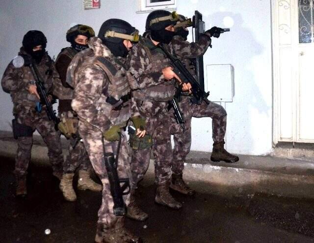 Narkotik köpeğini hesaba katmadılar! Taşın altından bile uyuşturucu çıktı Narkotik köpeğini hesaba katmadılar! Taşın altından bile uyuşturucu çıktı
