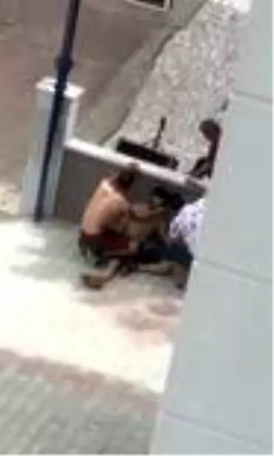Önce 4 yerinden bıçakladı sonra başında bekledi