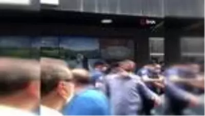 Ordu'da ters kelepçe gerginliği...Yasağı delen baba çocuklarını gezmeye çıkardığını söyledi, polise... Ordu'da ters kelepçe gerginliği...Yasağı delen baba çocuklarını gezmeye çıkardığını söyledi, polise...