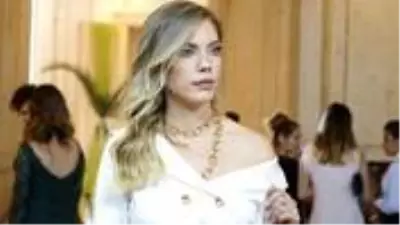Oyuncu Eda Ece, dizilerdeki öpüşme sahnelerinin nasıl çekildiğini anlattı Oyuncu Eda Ece, dizilerdeki öpüşme sahnelerinin nasıl çekildiğini anlattı