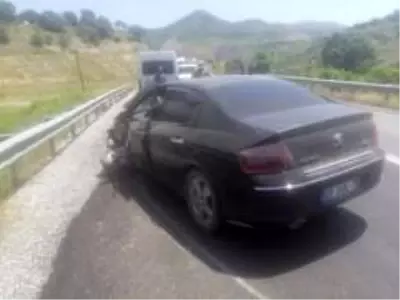 Siirt'te trafik kazası: 3 yaralı Siirt'te trafik kazası: 3 yaralı