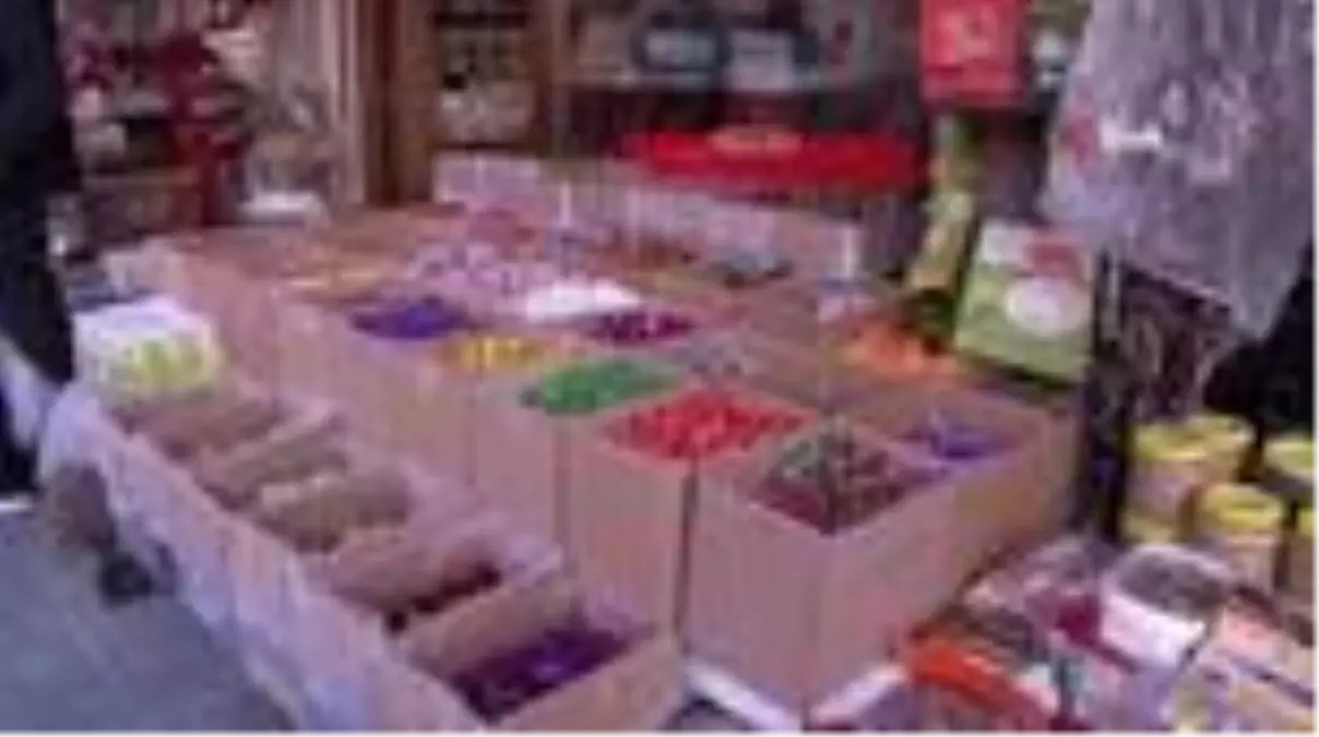 Sokağa çıkma kısıtlaması bayram şekeri satışlarını etkiledi