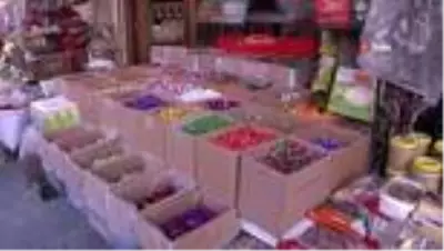 Sokağa çıkma kısıtlaması bayram şekeri satışlarını etkiledi Sokağa çıkma kısıtlaması bayram şekeri satışlarını etkiledi