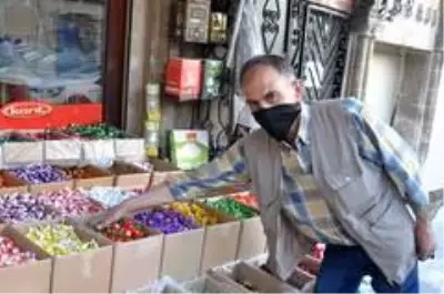 Sokağa çıkma kısıtlaması Mardin'de bayram şekeri satışını etkiledi Sokağa çıkma kısıtlaması Mardin'de bayram şekeri satışını etkiledi