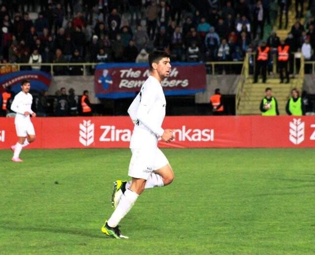 Süper Lig ekiplerinin peşine düştüğü Cenk Özkaçar'a 4 büyük Avrupa ülkesinden de teklif var