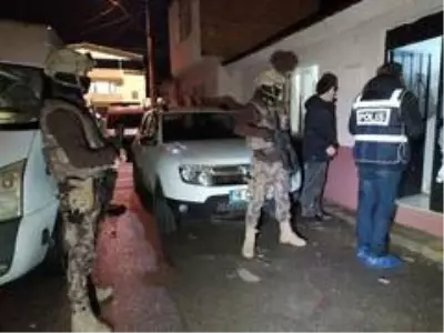 Narkotik köpeğini hesaba katmadılar! Taşın altından bile uyuşturucu çıktı Narkotik köpeğini hesaba katmadılar! Taşın altından bile uyuşturucu çıktı
