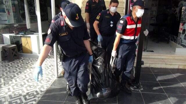 Yabancı uyruklu iki sevgili evde ölü bulundu! Bıraktıkları mektupta birlikte gömülmek istediklerini yazdılar