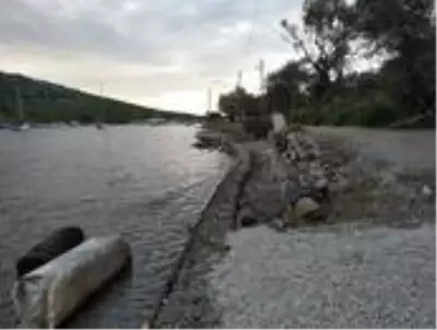 1. derece arkeolojik sit alanına duvar ördü 1. derece arkeolojik sit alanına duvar ördü