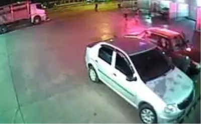 17 yaşındaki Ceren'e kanlı saldırı kamerada