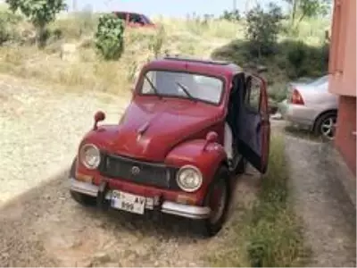 Deposu 5 litre yakıt alıyor! Gözü gibi baktığı 1951 model Topolino'yu gören hayran kalıyor Deposu 5 litre yakıt alıyor! Gözü gibi baktığı 1951 model Topolino'yu gören hayran kalıyor