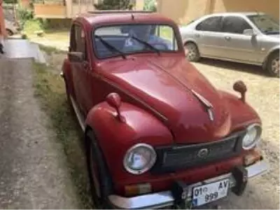 Deposu 5 litre yakıt alıyor! Gözü gibi baktığı 1951 model Topolino'yu gören hayran kalıyor Deposu 5 litre yakıt alıyor! Gözü gibi baktığı 1951 model Topolino'yu gören hayran kalıyor