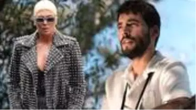 Akın Akınözü'nün Jelena Karleusa hayranlığı, nişanlısı tarafından terk edilmesine neden oldu Akın Akınözü'nün Jelena Karleusa hayranlığı, nişanlısı tarafından terk edilmesine neden oldu