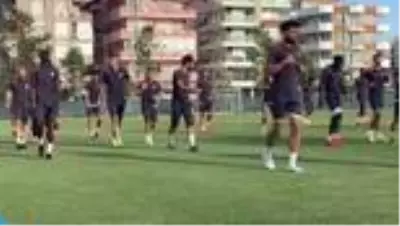 Alanyaspor, çalışmalarına akşam idmanıyla devam etti Alanyaspor, çalışmalarına akşam idmanıyla devam etti