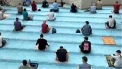 Almanya’da koronavirüs sonrası ilk cuma namazı kılındı