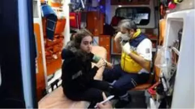 Annelerini memleketlerine götürürken aynı yerde kaza yaptılar: 1 ölü, 4 yaralı Annelerini memleketlerine götürürken aynı yerde kaza yaptılar: 1 ölü, 4 yaralı
