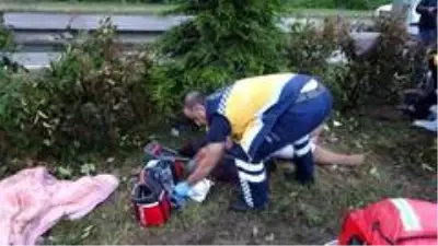 Annelerini memleketlerine götürürken aynı yerde kaza yaptılar: 1 ölü, 4 yaralı