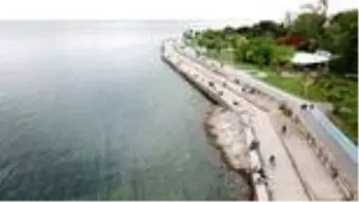 BAĞDAT CADDESİ VE CADDEBOSTAN SAHİLİNİ DOLDURAN GENÇLER HAVADAN GÖRÜNTÜLENDİ