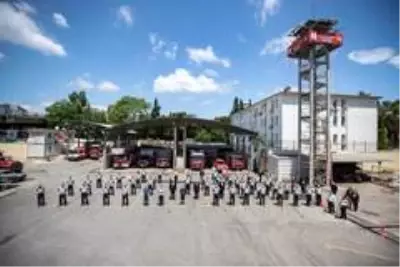 Başkan Soyer belediye personeli ile bayramlaştı Başkan Soyer belediye personeli ile bayramlaştı